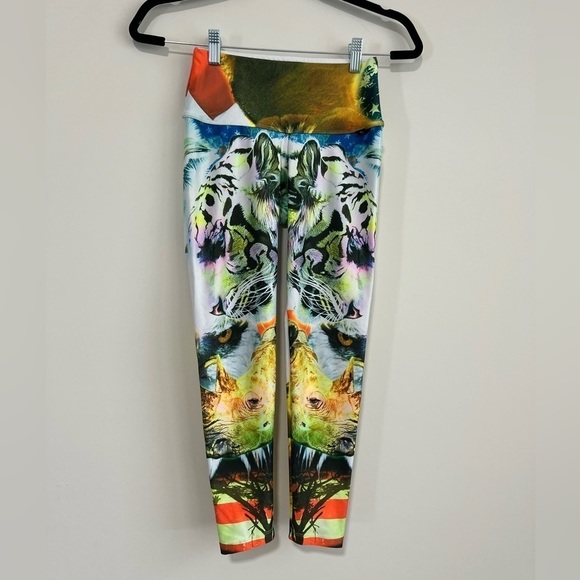 Pants - - Leggings With Animal Print. Excellent Condition. Size Small